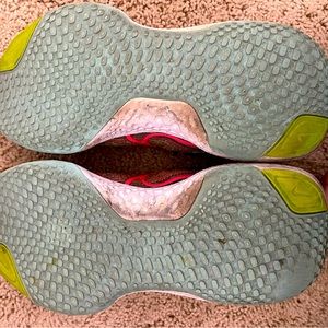 Nike Invincible women’s 8.5 Running Shoes!